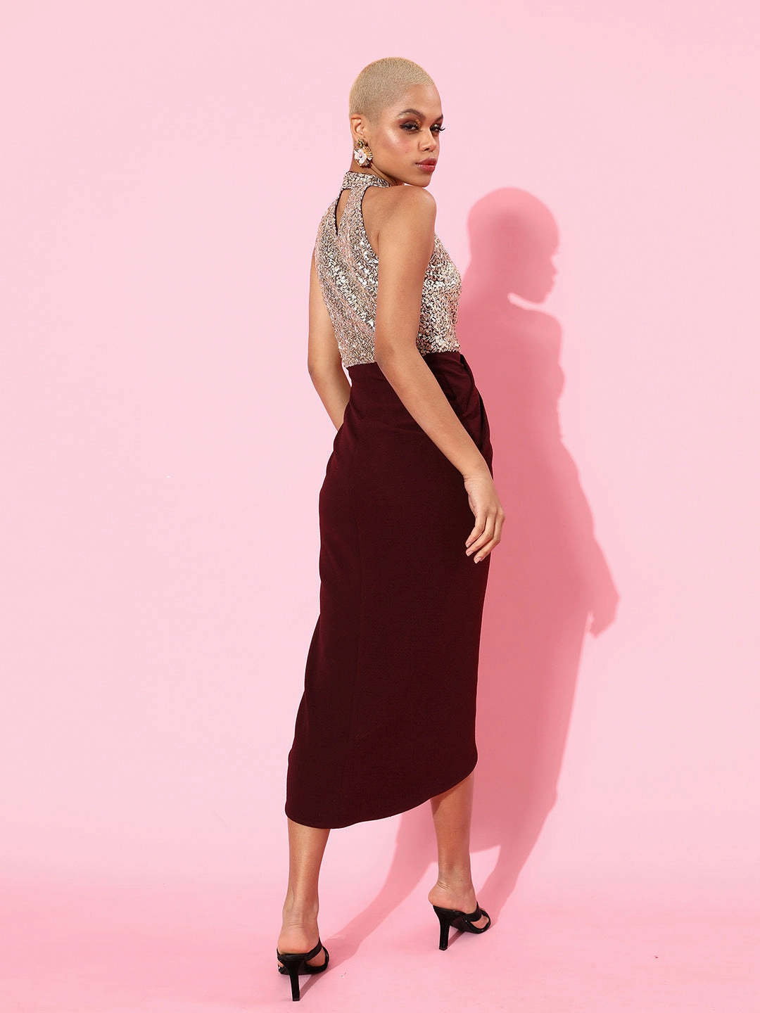 Casual Wear Soft Waist Women's Wine Halter Neck Sleeveless Solid Sequined Party Midi Dress