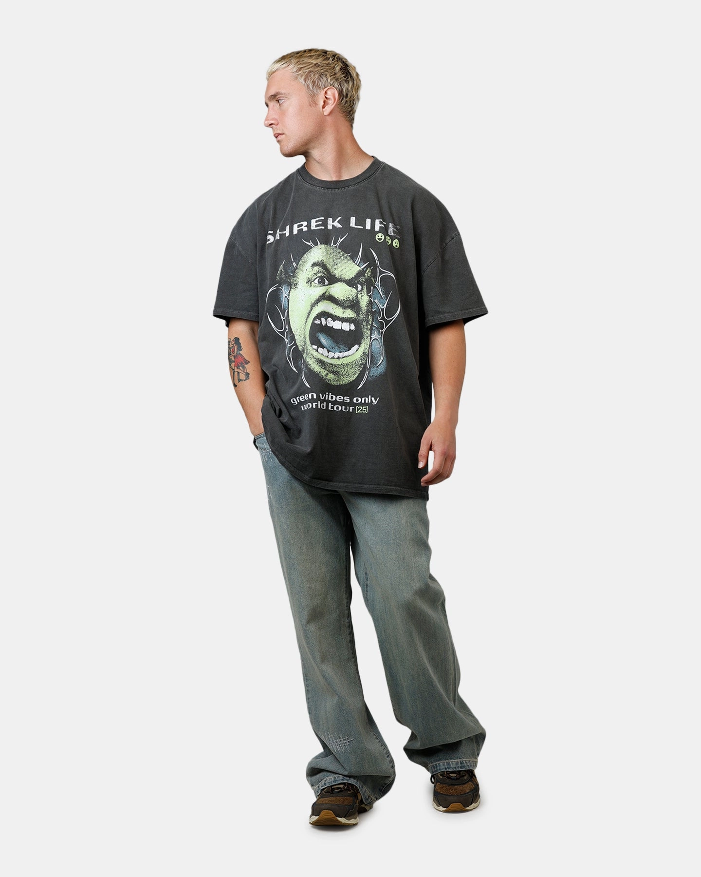 Adjustable Cuffs 73 Studio X Shrek Rave Vintage T-Shirt Black Wash
