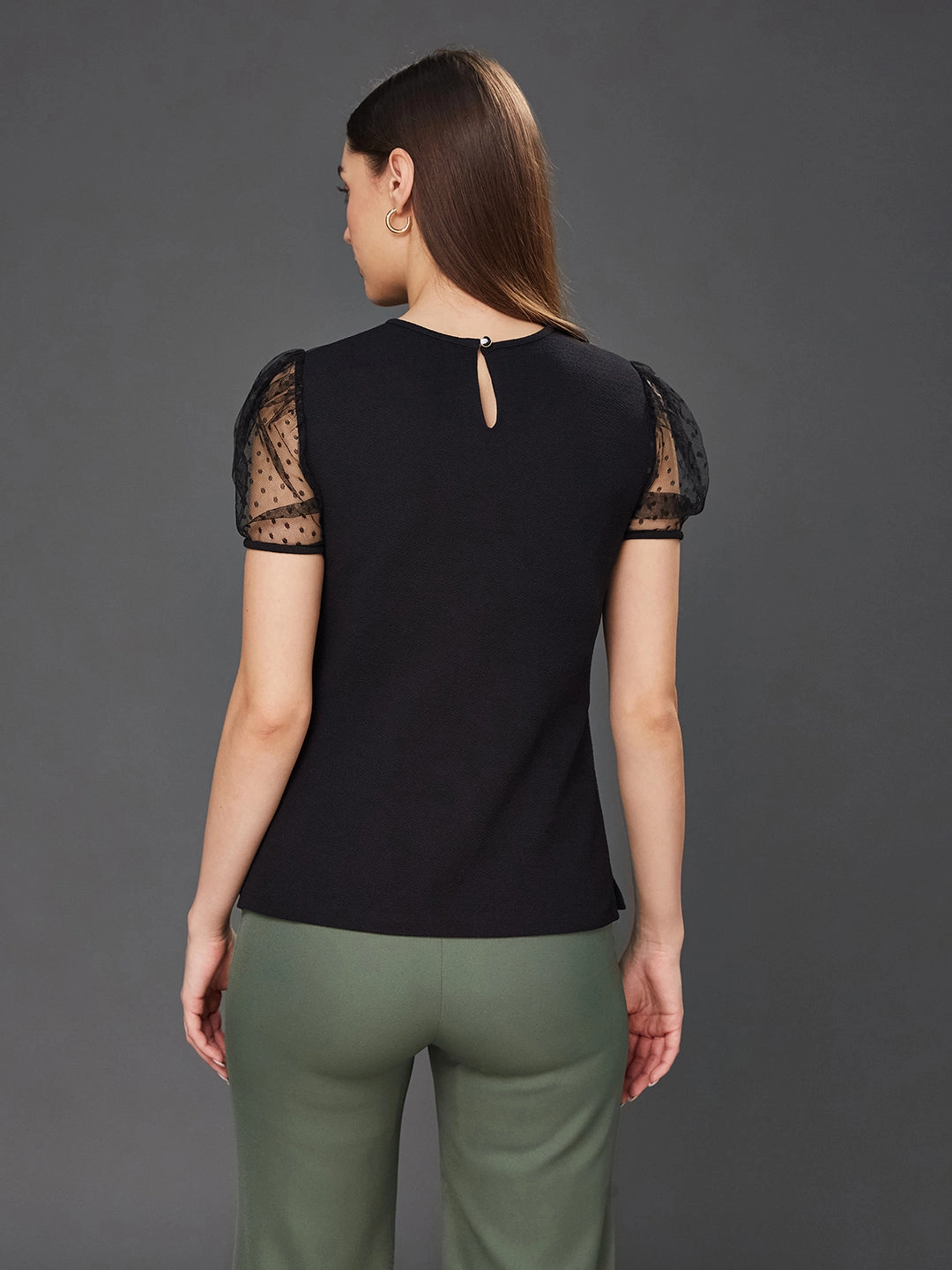 HeatSealed Seams Crease Ease Women's Black Solid Round Neck Short Sleeve Relaxed Fit Regular Top