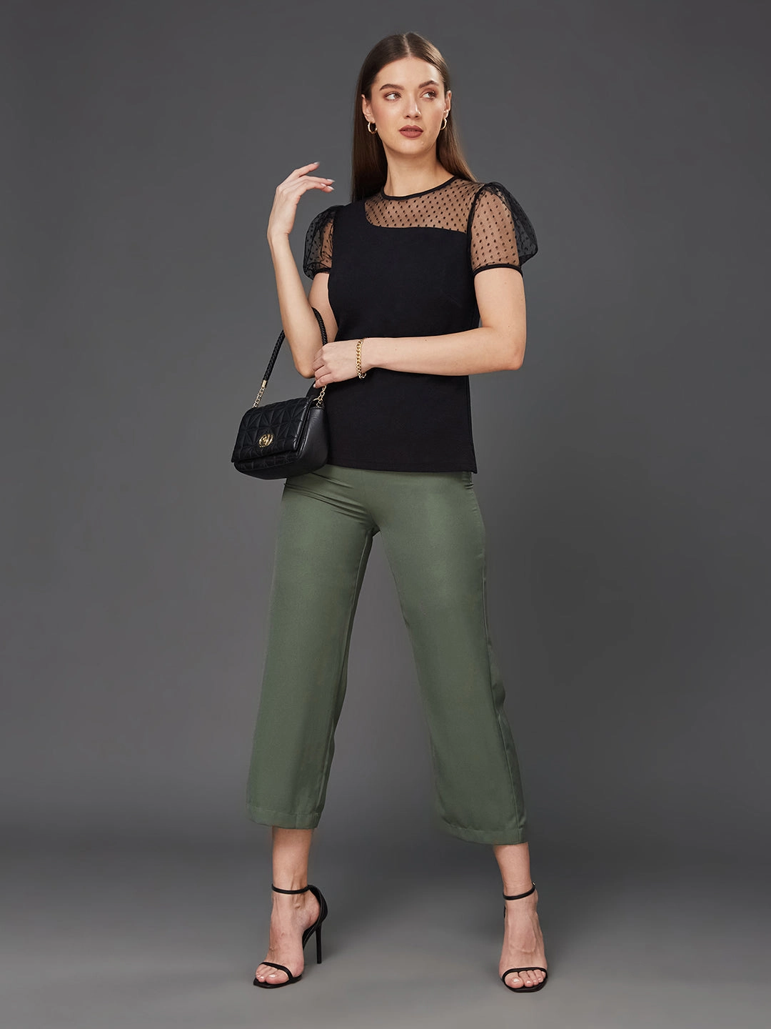 Lightweight Material Crease Ease Women's Black Solid Round Neck Short Sleeve Relaxed Fit Regular Top